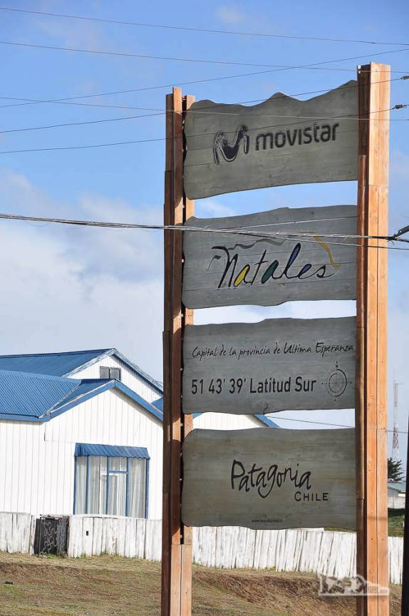 Chegando a Puerto Natales, no sul do Chile. Nosso recorde de latitude sul só vai aumentando...